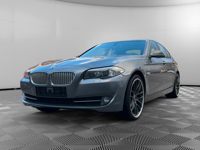 BMW 550 i Lim.*Autom*TÜV neu*Navi*Sitzh*Leder