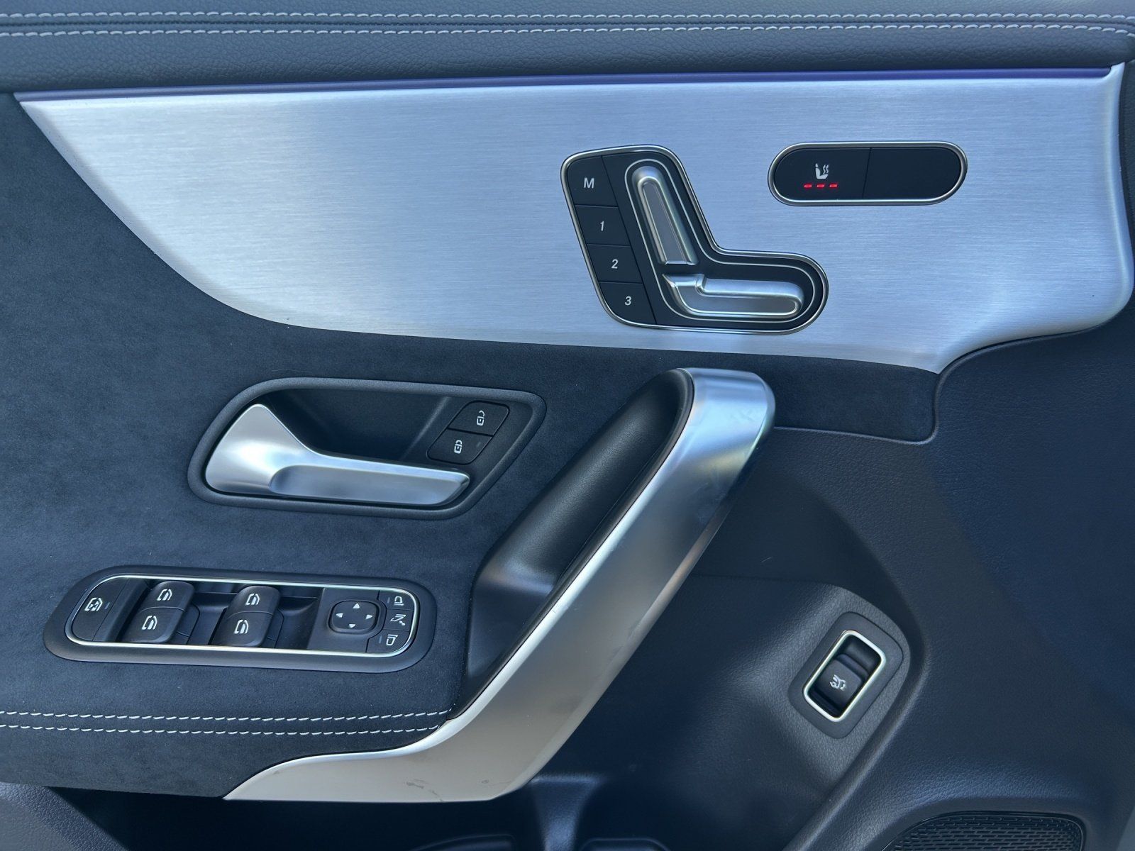 Fahrzeugabbildung Mercedes-Benz CLA 220 d SB AMG Standhzg PANO Distronic 360°