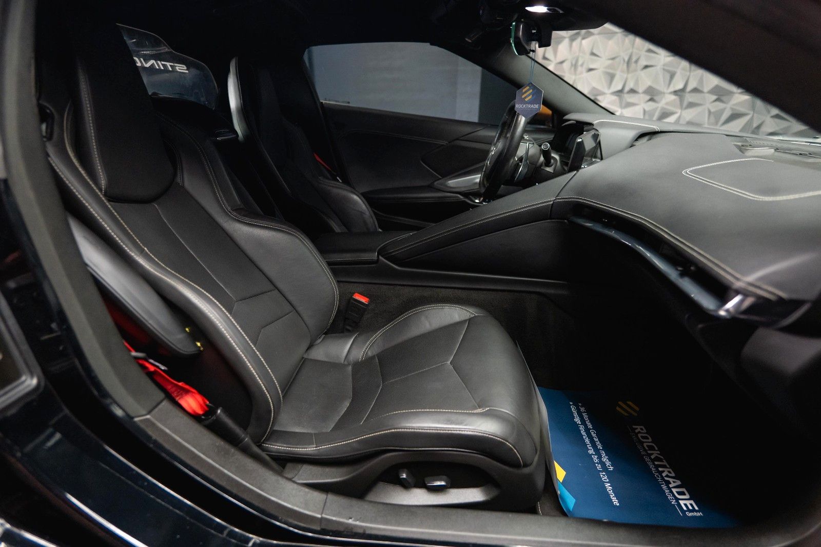 Fahrzeugabbildung Corvette C8 Stingray 1LT Targa Z51 Performance 19% VAT