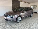 Skoda Superb Combi Exclusive - Tüv Neu - Panorama - - Skoda Superb aus 2014 mit Benzin-Antrieb: Kombi