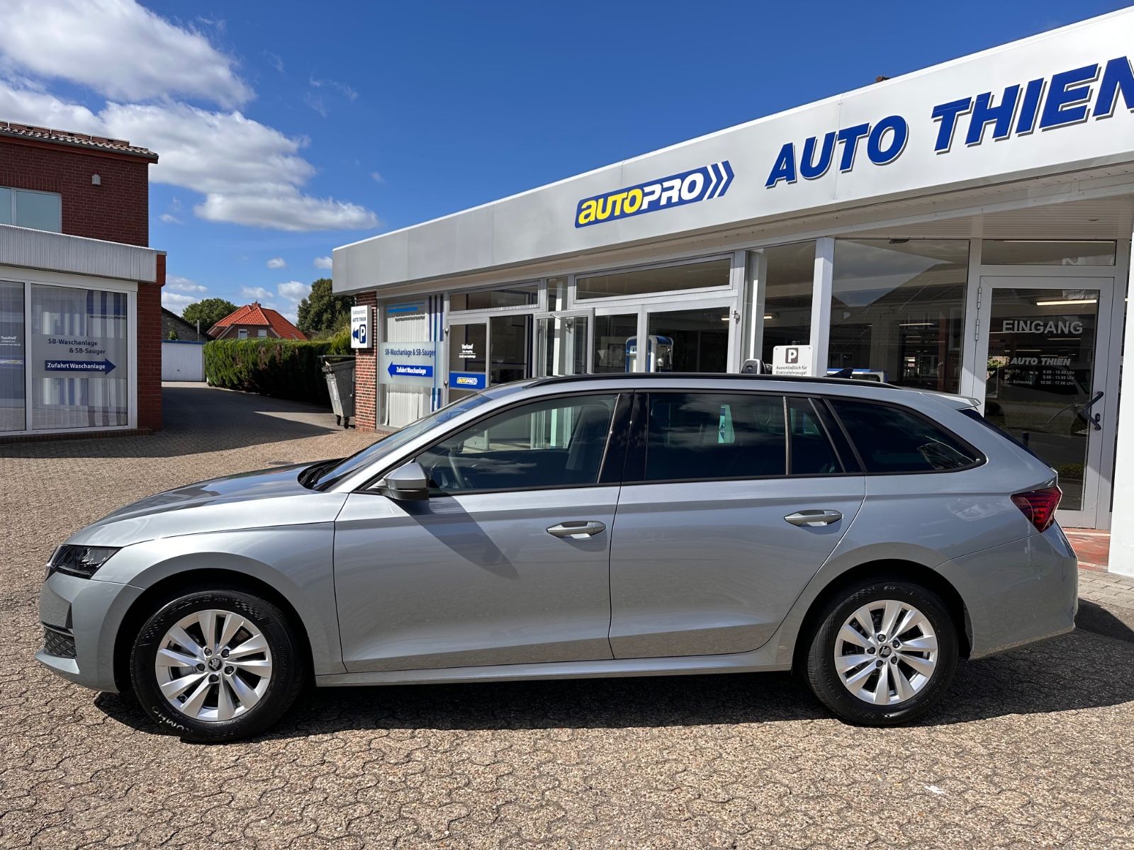 Fahrzeugabbildung SKODA Octavia Combi 1.5 TSI Selection DSG LED/ACC/APP