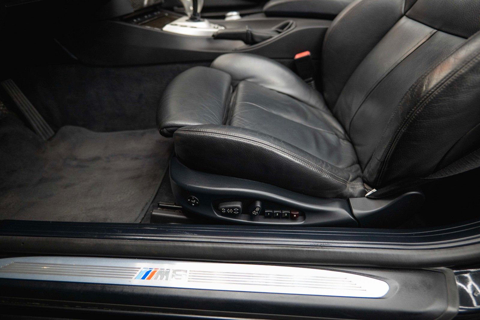 Fahrzeugabbildung BMW M6 Cabrio 5.0 V10 SMG Carbon *Head Up*Bi-Xenon*