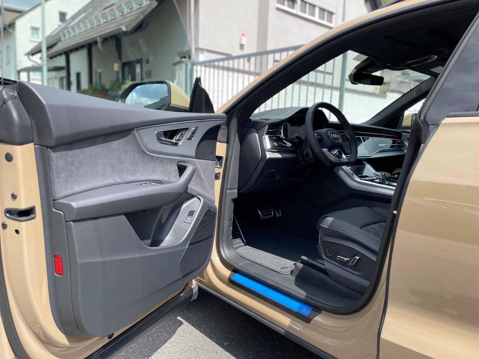 Fahrzeugabbildung Audi Q8 50 TDI Facelift |SLine|HUD|Softclose|23"|B&O|