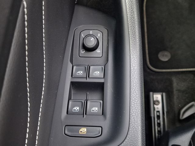 Passat Variant 4Motion 2.0 TDI R-line Navigation