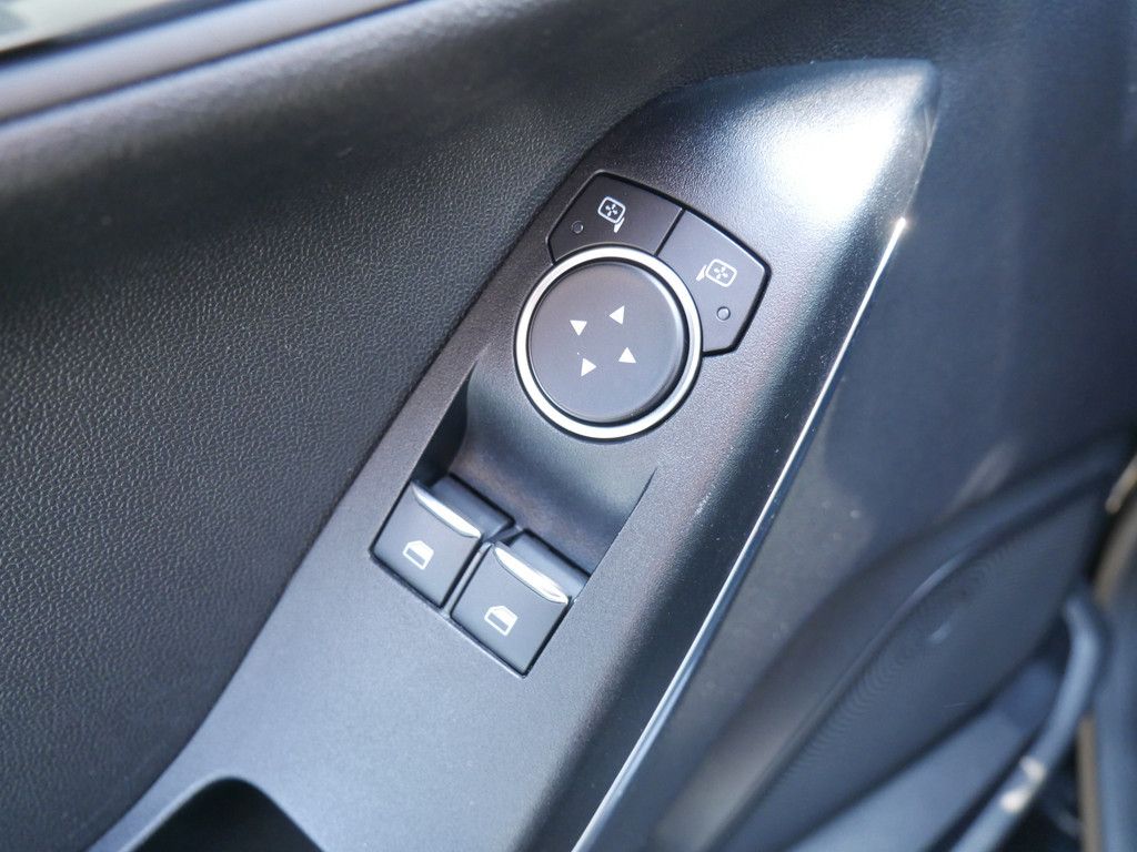 Fahrzeugabbildung Ford Fiesta 1.0 EcoBoost Titanium KLIMA SITZHEIZUNG