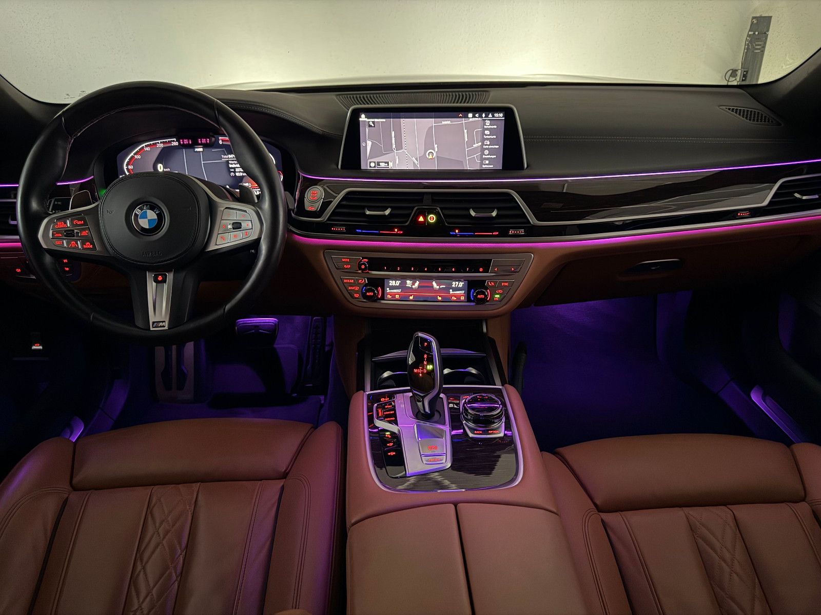 Fahrzeugabbildung BMW 740 d xDrive M SPORT/LASER/HuD/ACC/AHK/LIVE PLUS