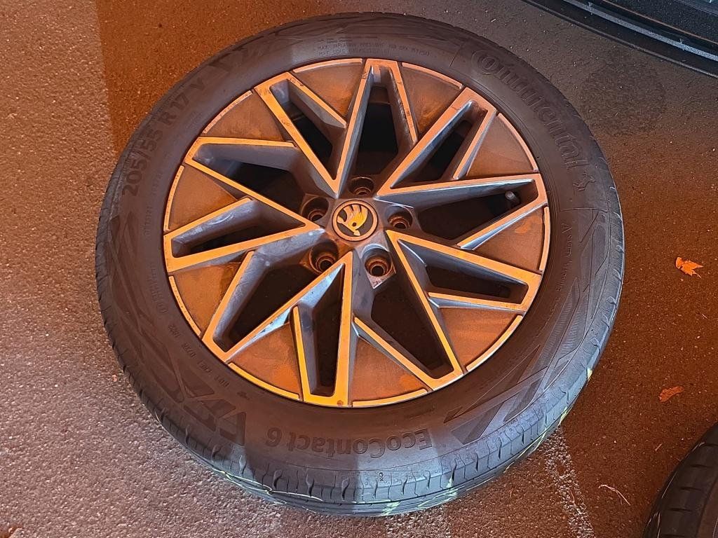 Fahrzeugabbildung SKODA Octavia Combi 2.0 TDI Tour/AHK/MATRIX/ACC/SHZ/