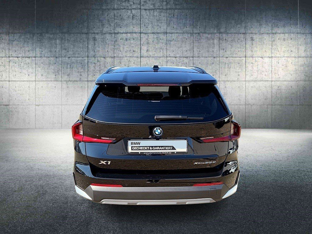 BMW X1 xDrive25e Navi,Head-Up,Komfortz.,Shzg,LED,RFK foto 6