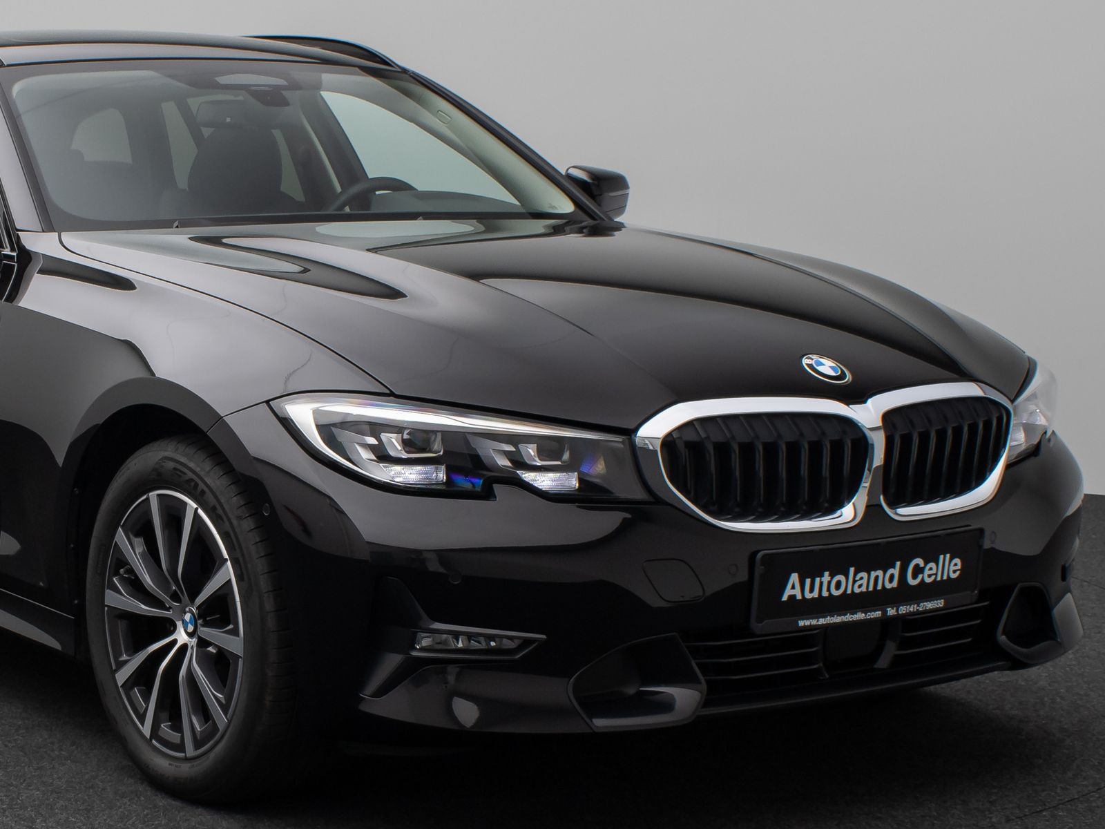 Fahrzeugabbildung BMW 320d  xD Sport Line Panorama Kamera HiFi Komfort