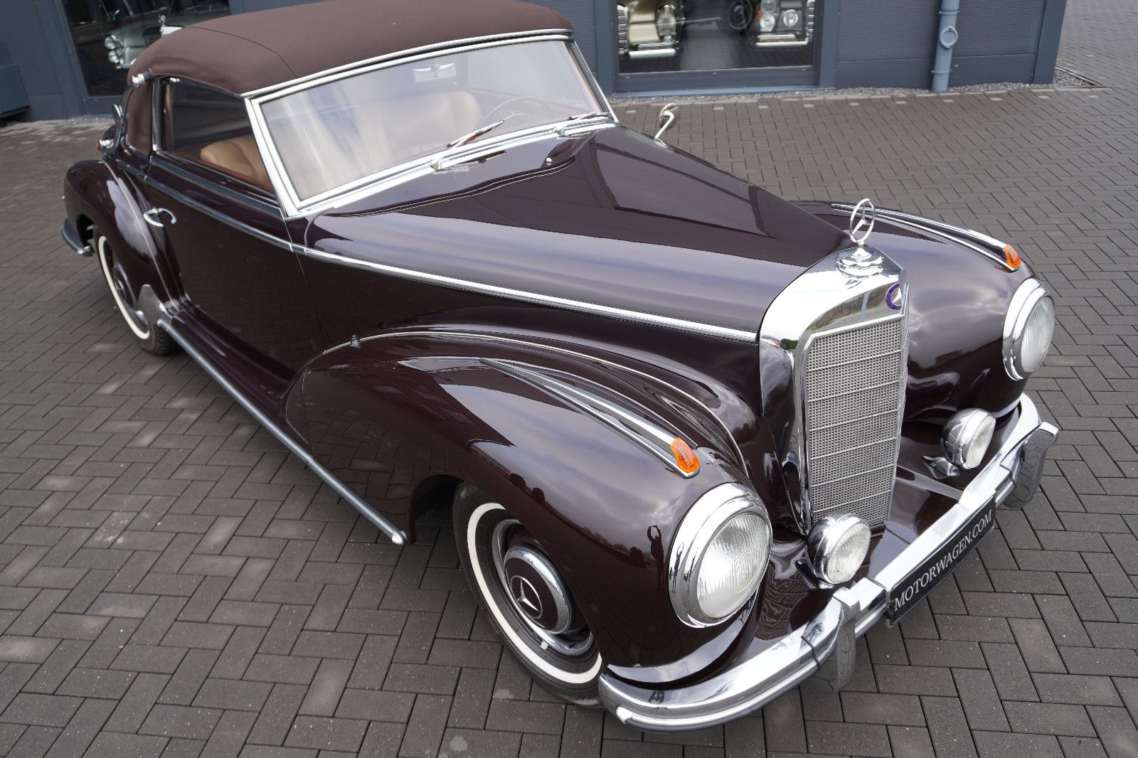 Fahrzeugabbildung Mercedes-Benz 300 S Cabriolet W 188