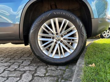 Volkswagen Tiguan - 7