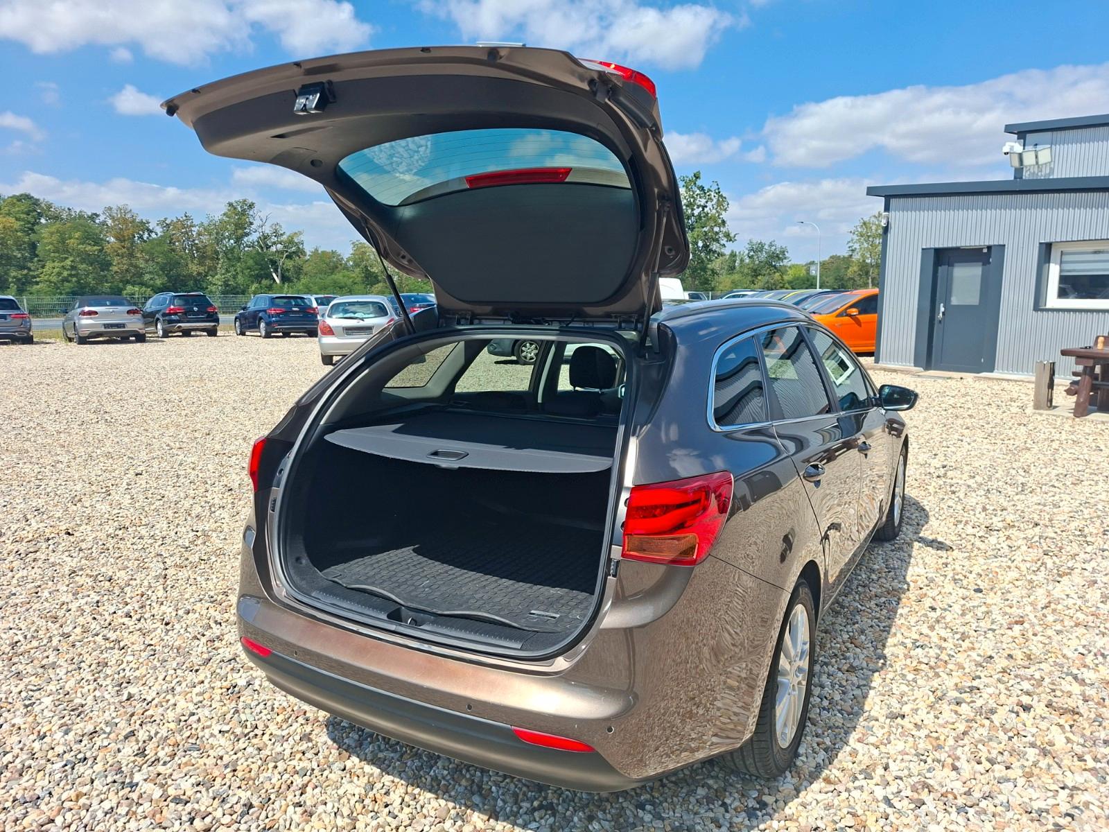 Kia cee'd 2015 — photo 26