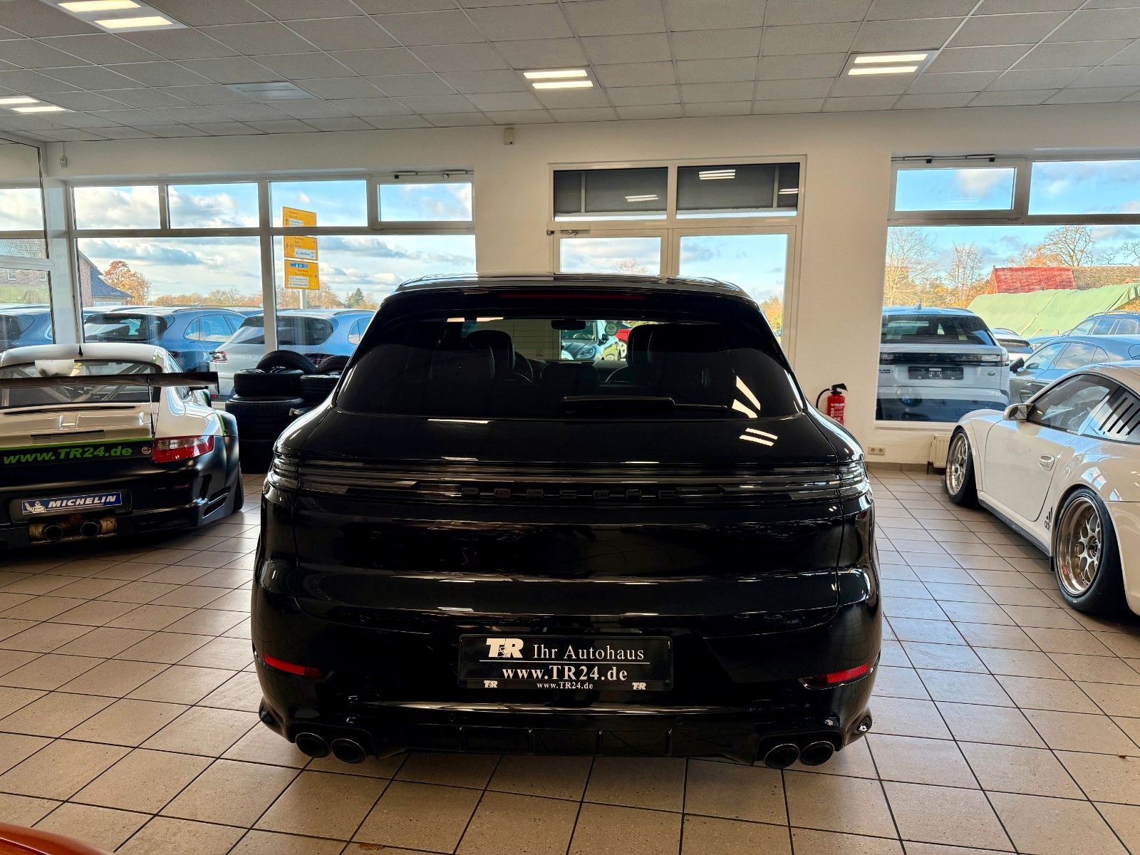 Fahrzeugabbildung Porsche Cayenne GTS SportDesign/Panorama/InnoDrive