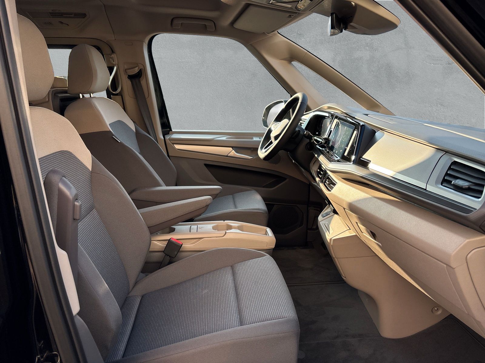 Fahrzeugabbildung Volkswagen T7 Multivan 2.0 TDI DSG Standheizung AHK
