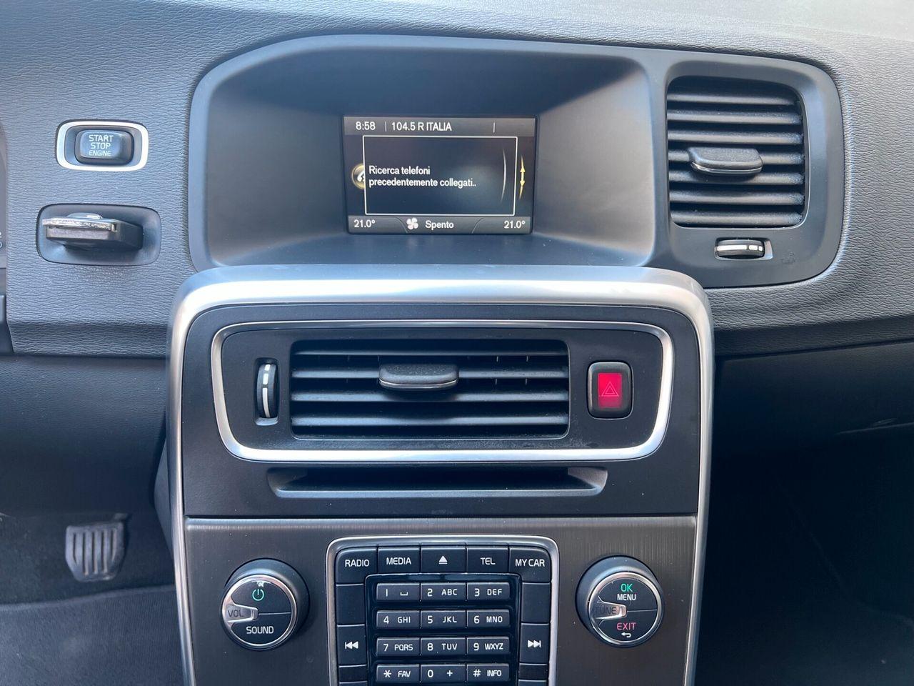 Volvo V60 2012 — photo 15