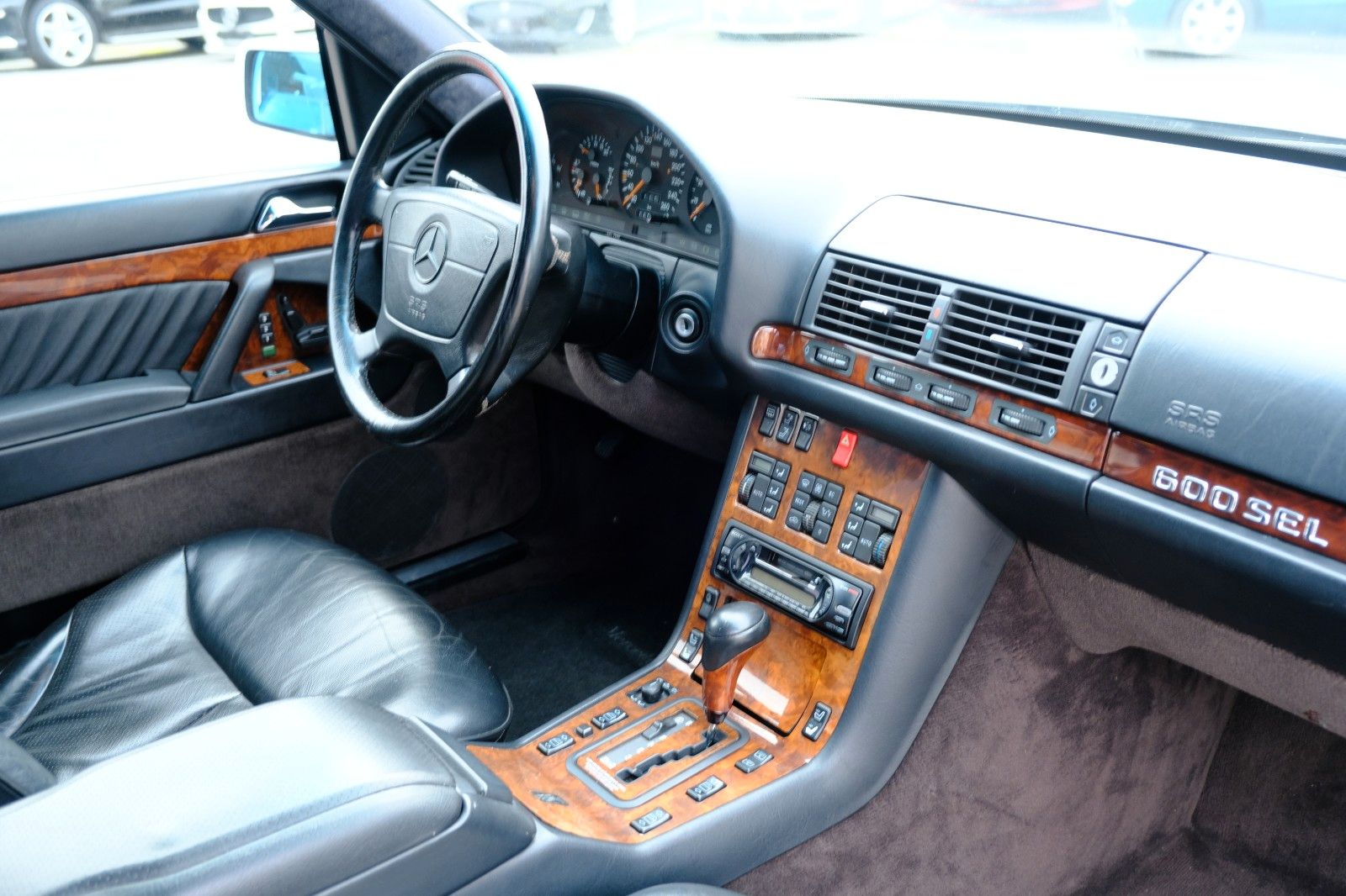 Fahrzeugabbildung Mercedes-Benz 600 SEL aus Japan im sehr schönen Zustand