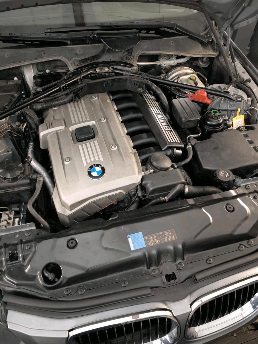 BMW 525