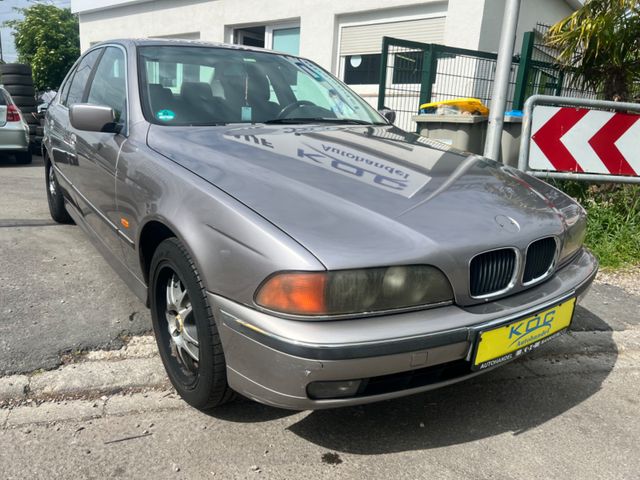 BMW 523i