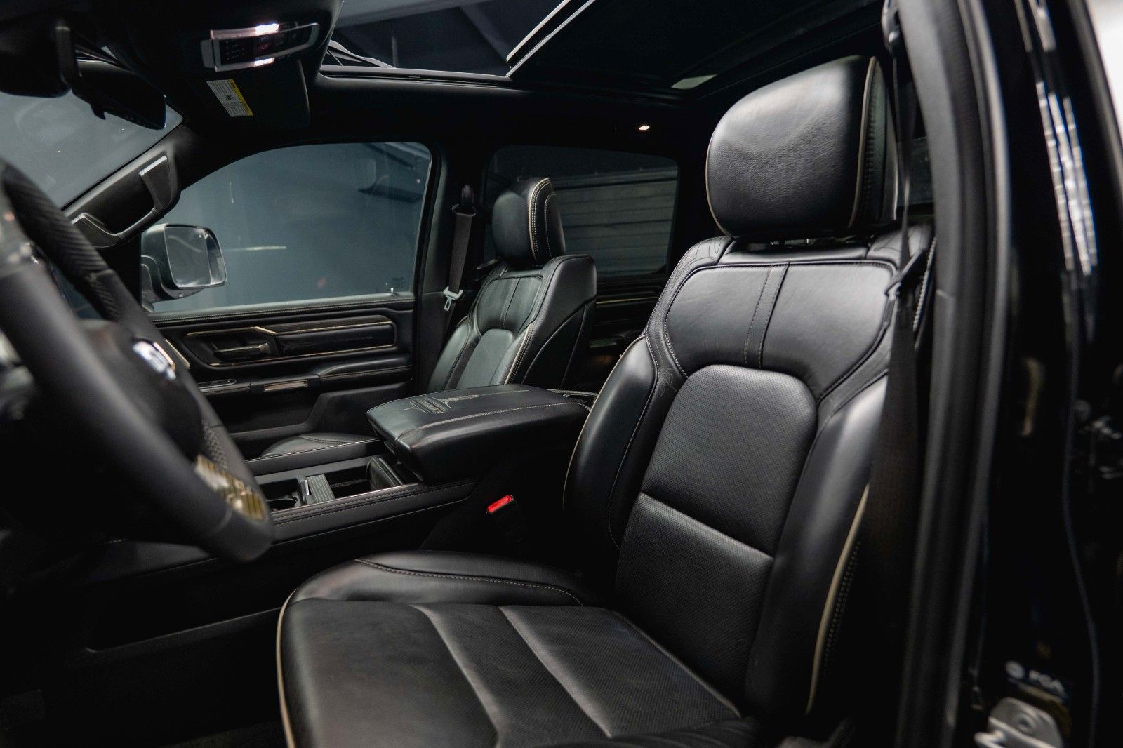 Fahrzeugabbildung Dodge RAM 5.7 V8 HEMI 4x4 LIMITED Offroad 100% Options