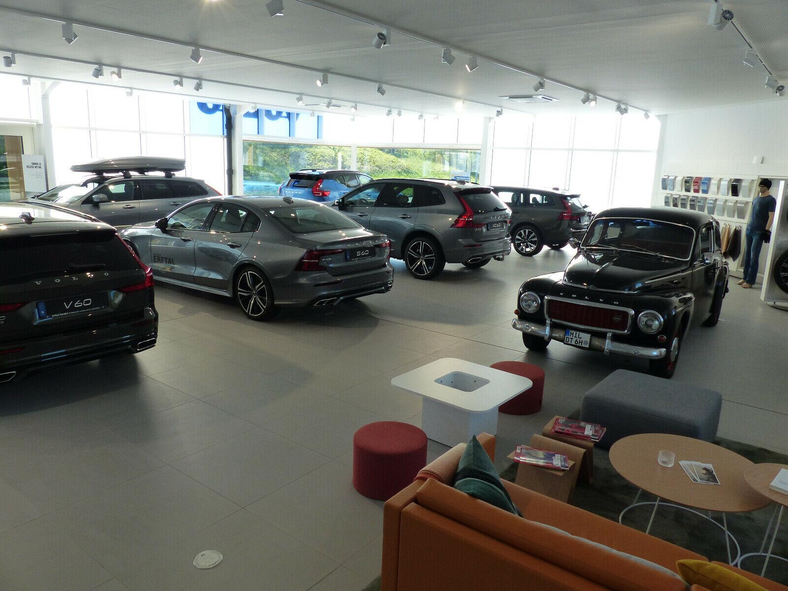 showroom-image-top
