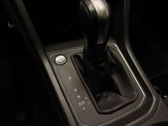 VW Touran 2.0TDI DSG R-Line NAVI Klimaautom LED