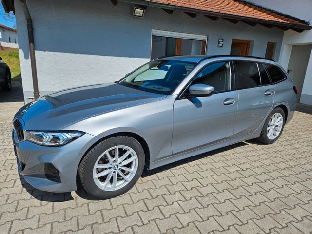 BMW 318 i Touring *LED*HEAD UP*