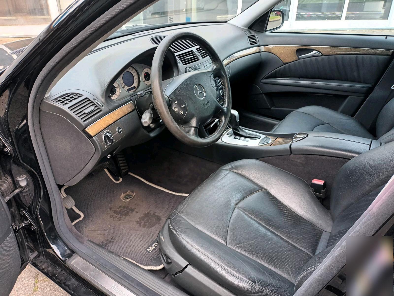 Mercedes-Benz E270 2004 — photo 5