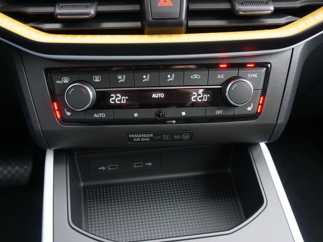 Fahrzeugabbildung SEAT Arona TSI Style DSG LED GRA PDC SH LM