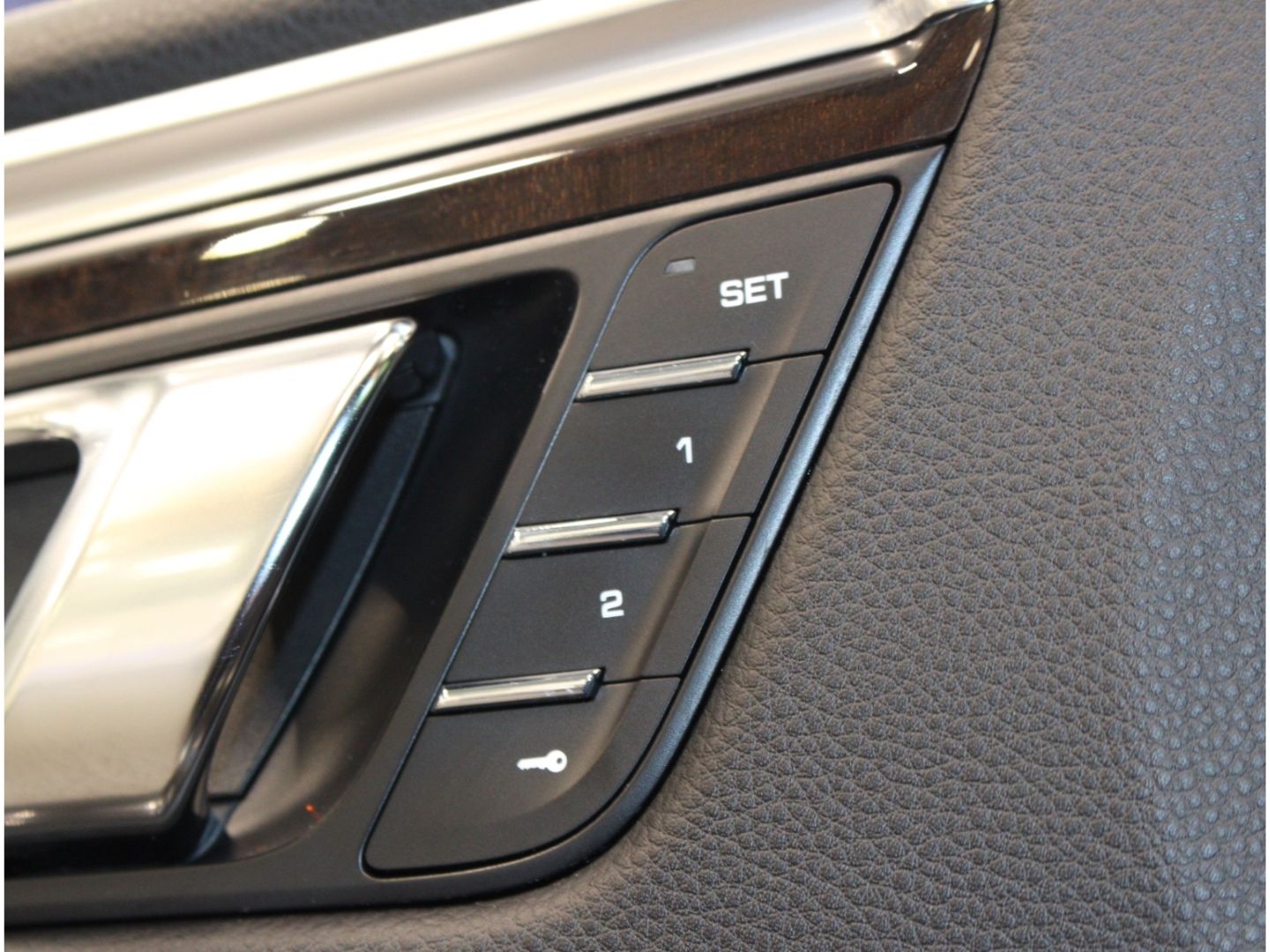 Fahrzeugabbildung Porsche Macan S Diesel Sport Design 1. Hand*Pano*Bose