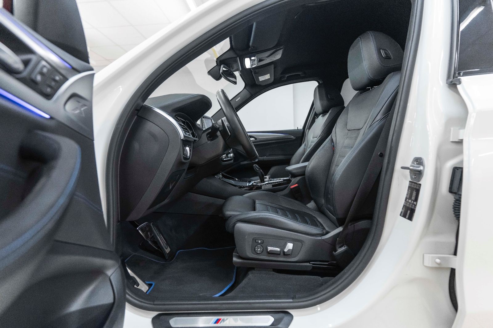 Fahrzeugabbildung BMW X3 Sdrive18D M-SPORT KAM NAV LED RDK LEDER TEMPO