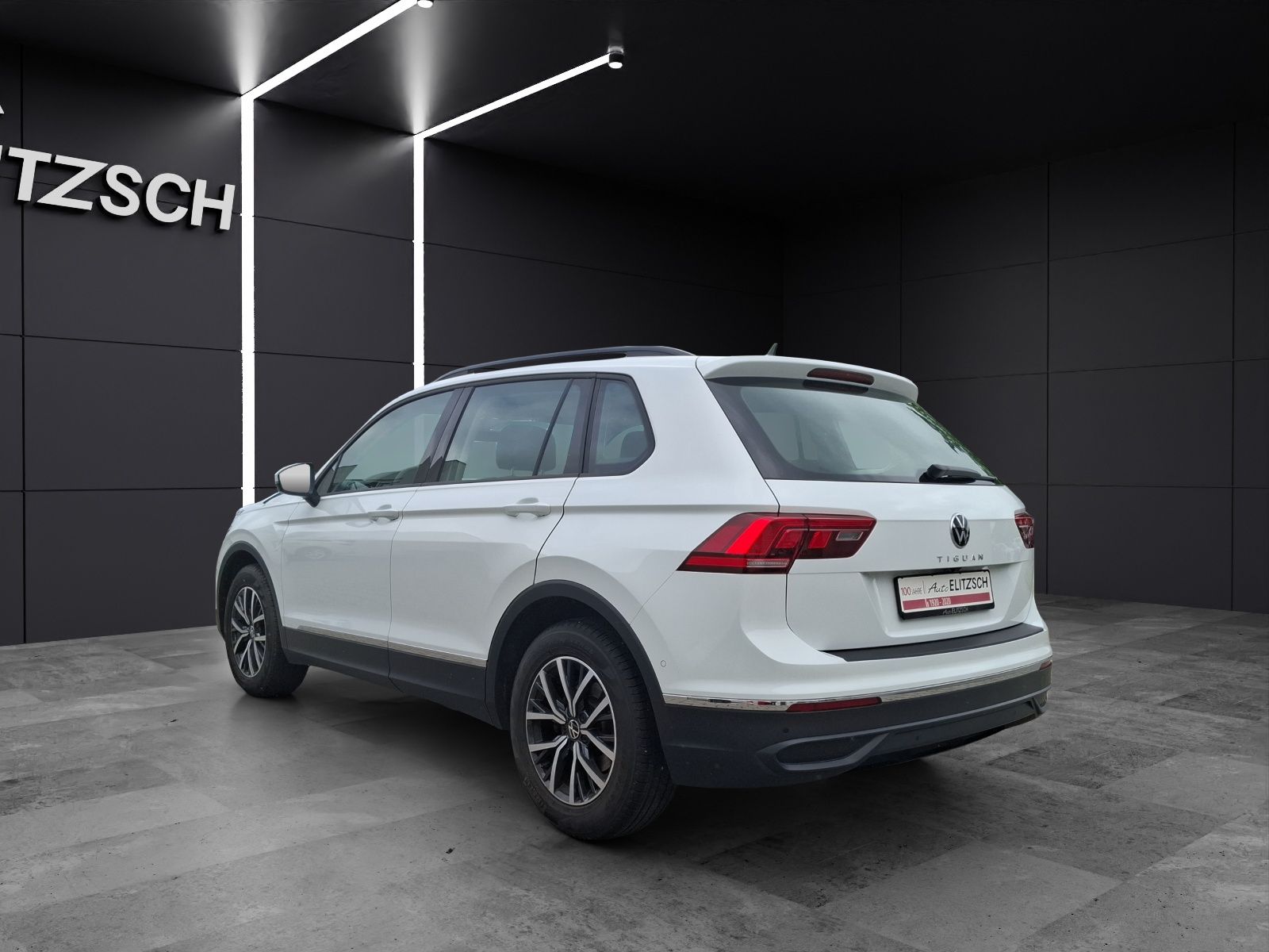 Fahrzeugabbildung Volkswagen Tiguan TSI Life DSG LED AHK Navi ACC RFK SH