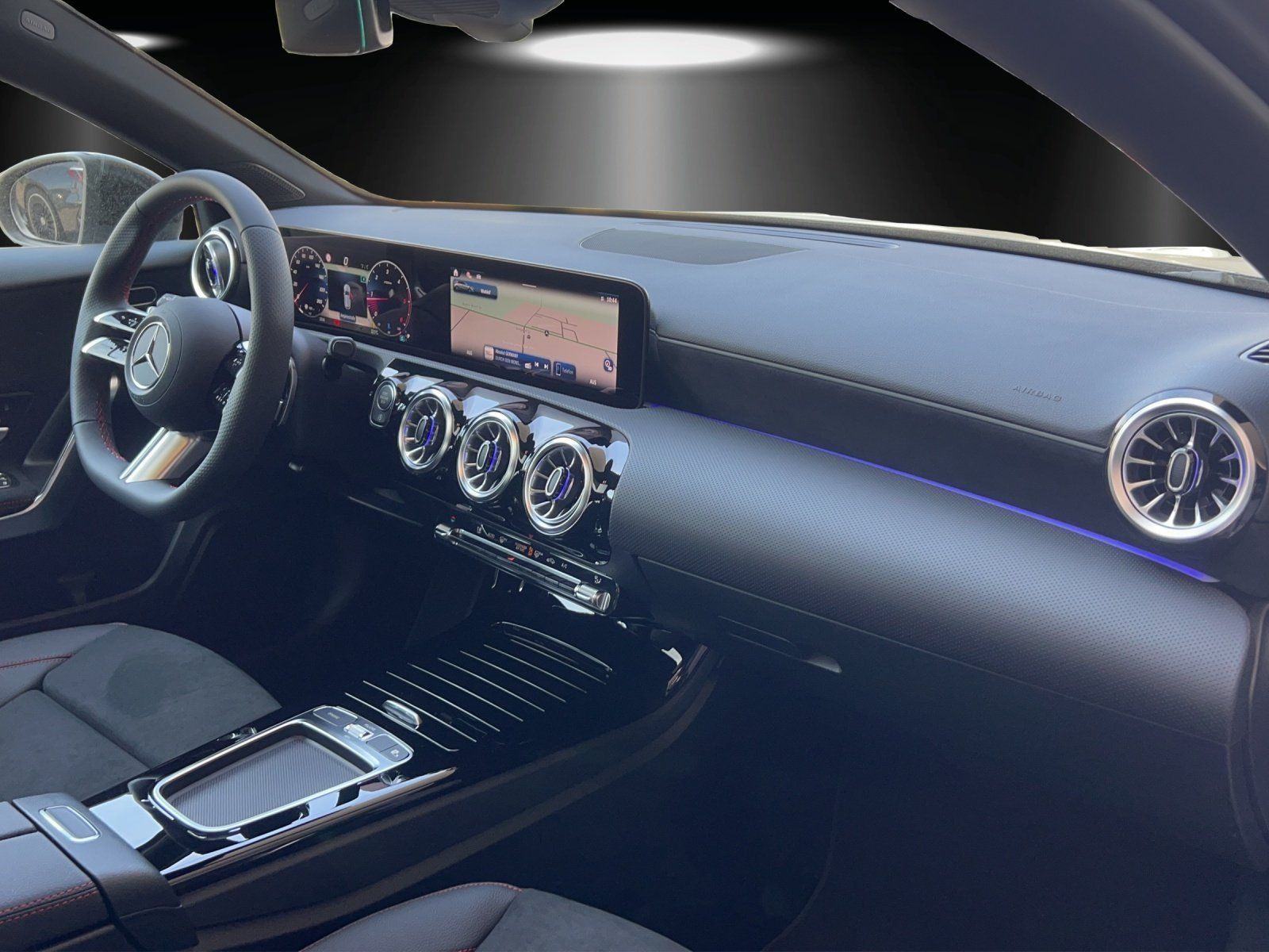 Fahrzeugabbildung Mercedes-Benz A 220 d AMG PANO KeyGo LED Totwinkel