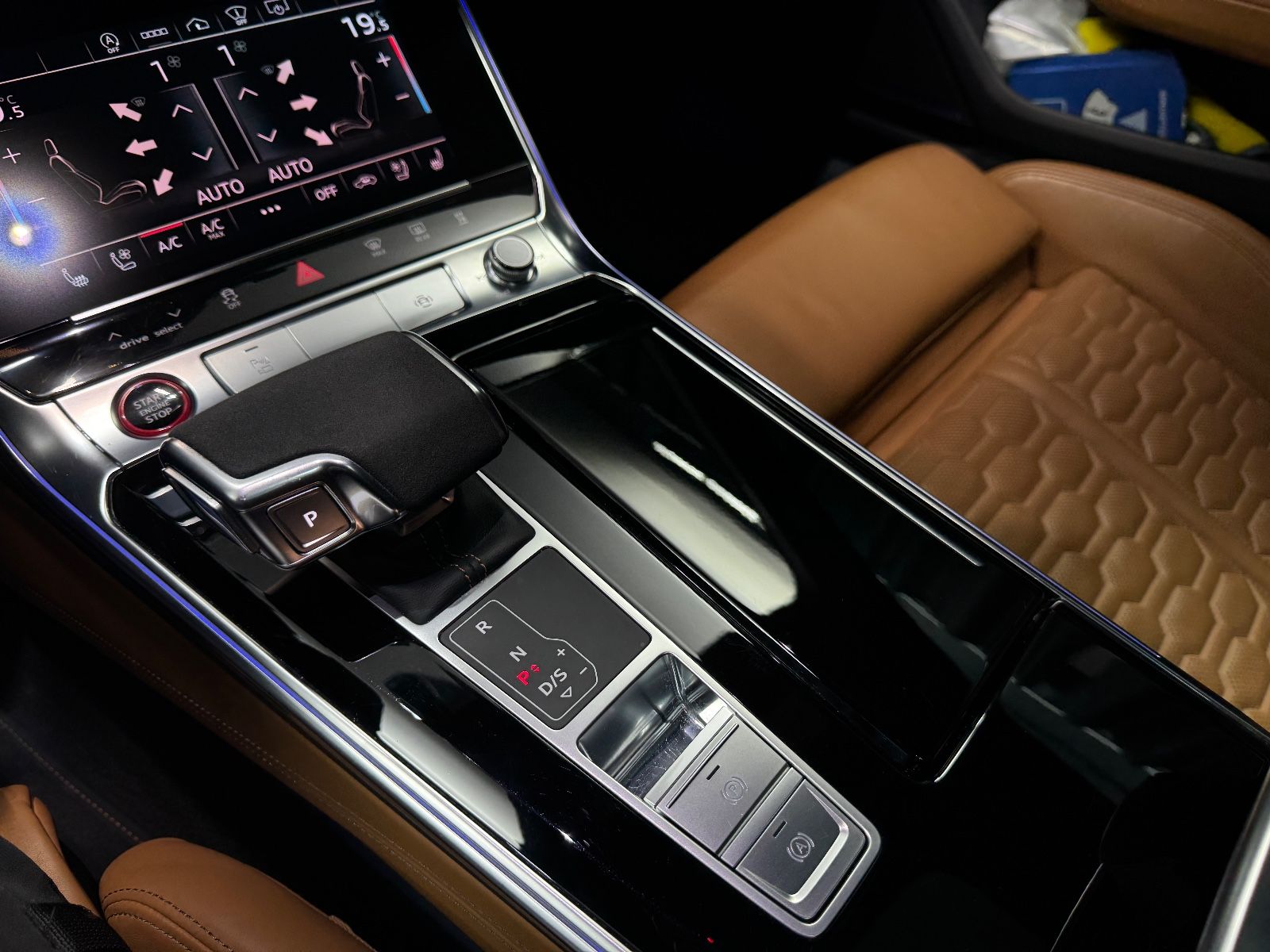 Fahrzeugabbildung Audi RS6 Avant 4.0 TFSI quattro|PANO|MATRIX|ACC|VOLL