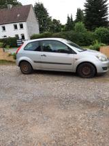 Ford Fiesta 1,3 51kW Ghia Ghia - Ford Fiesta aus 2006: Ghia