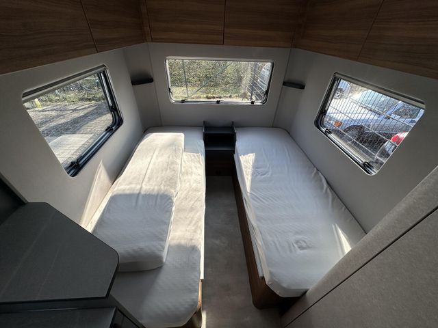 HYMER  ERIBA  HYMERCAR Eriba Novaline 495 GFKFahrradtrgBATTERAMBIENT