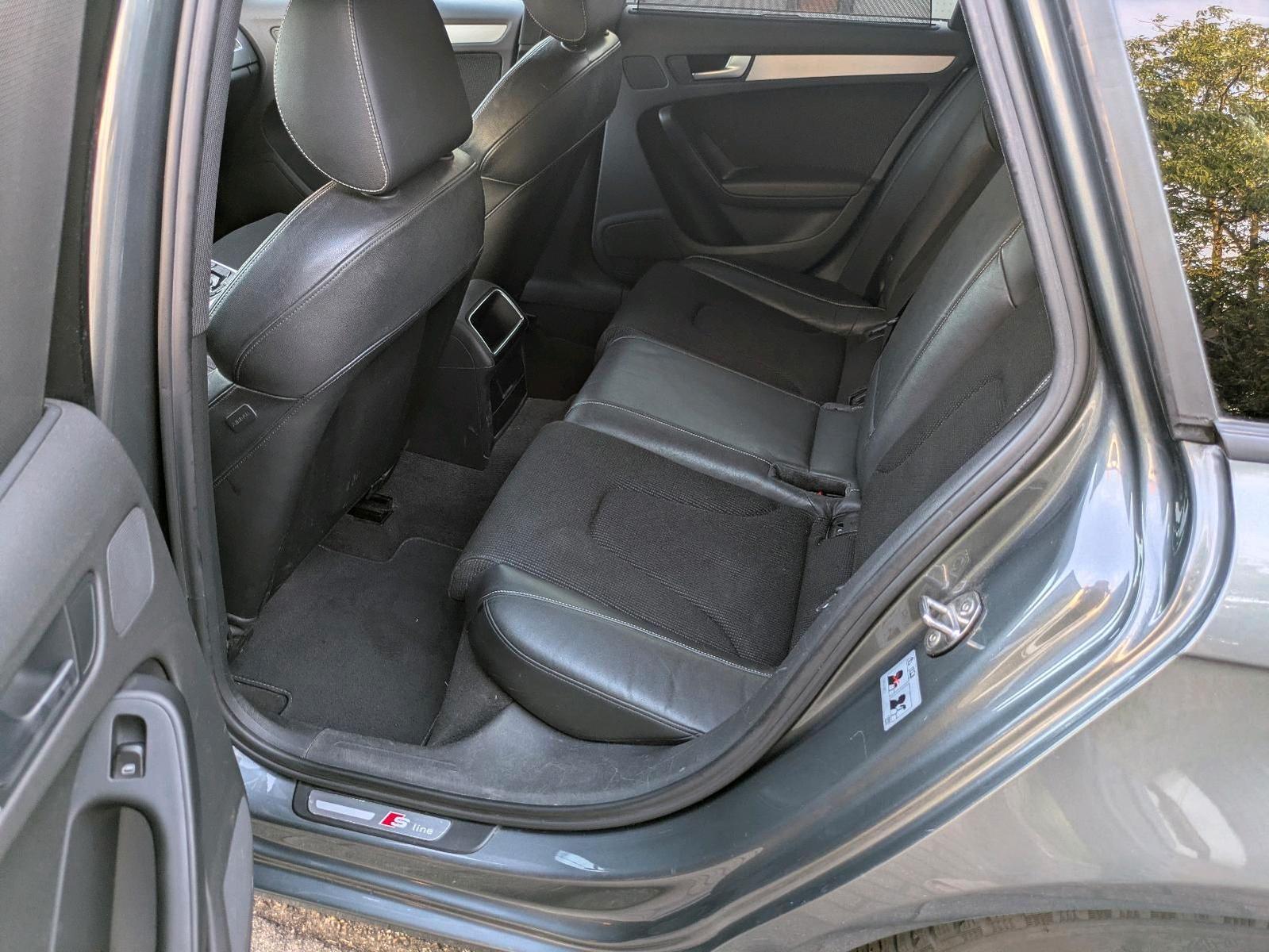 Audi A4 2011 — photo 12