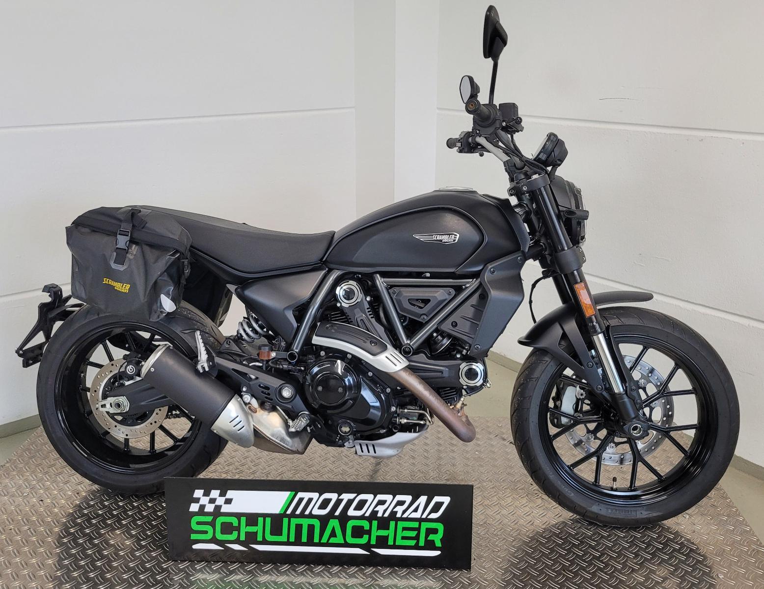 Ducati Scrambler 800 Icon Dark  **1.Hand**