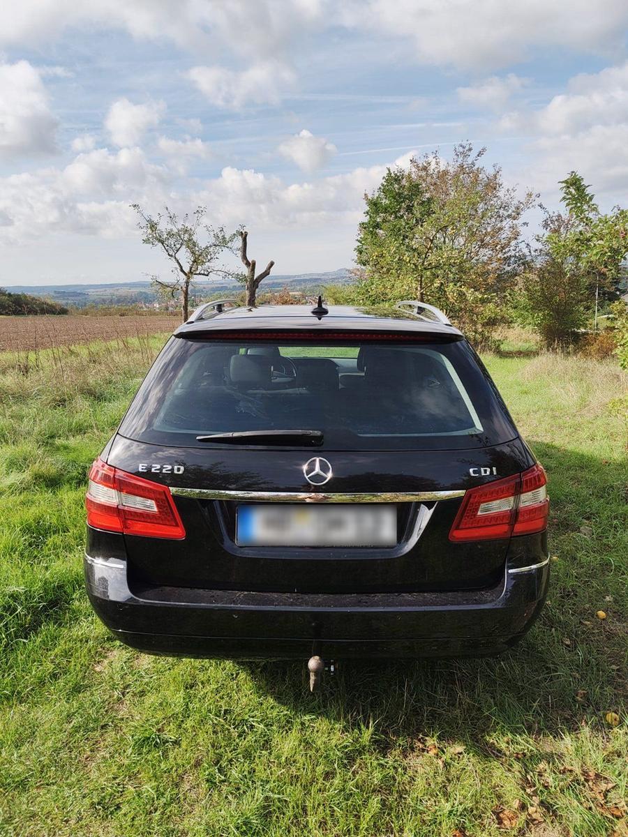 Mercedes-Benz E220 2011 — photo 5