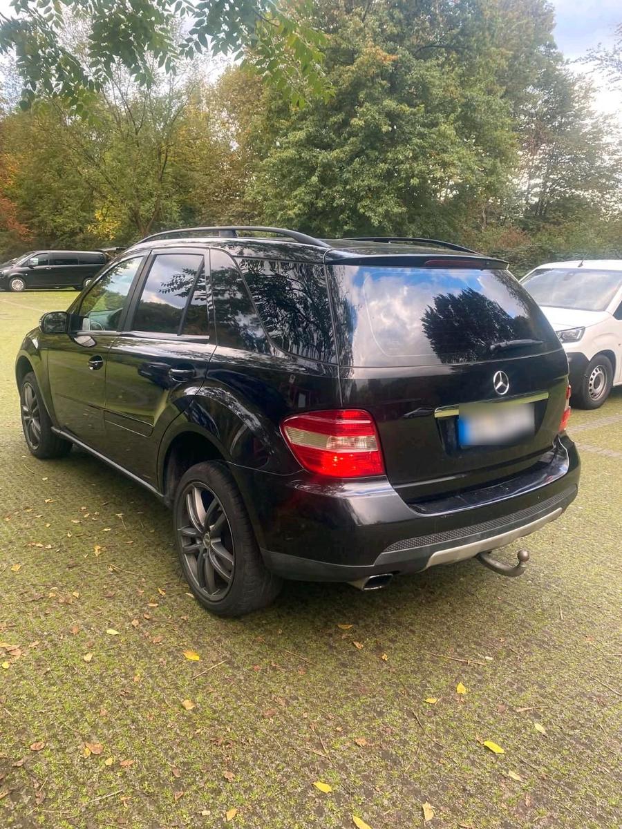 Mercedes-Benz GLC220 2006 — rear view