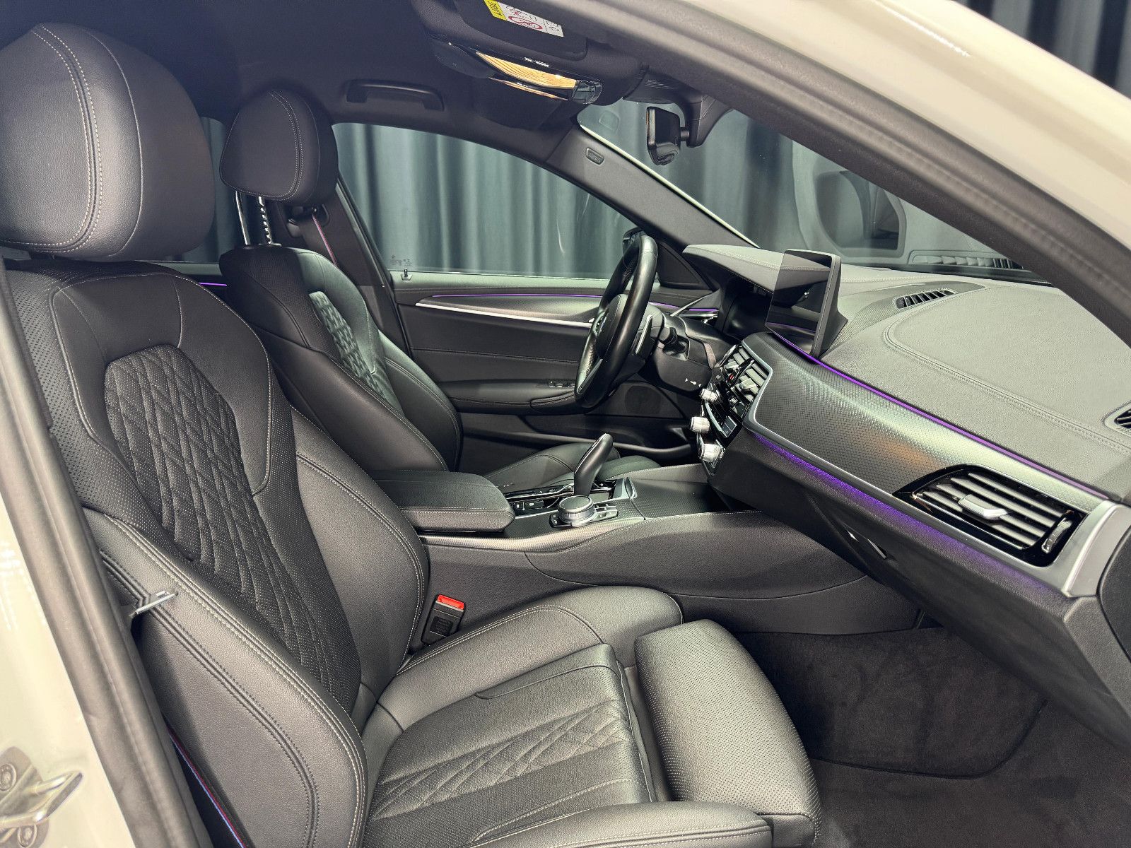 Fahrzeugabbildung BMW 530 d xDrive M Sport|360°|LASER|HUD|