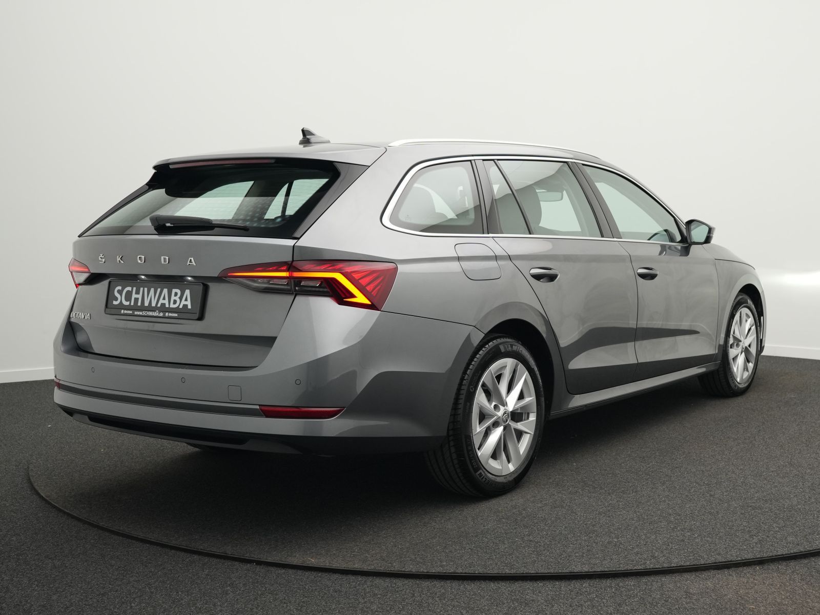 Skoda Octavia Combi Style 2.0 TDI DSG *NAVI*LED*LANE* imagem 3