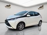 Toyota Aygo AYGO x-play touch 1.Hand*TOP ZUSTAND*KAMERA - Toyota in Landshut