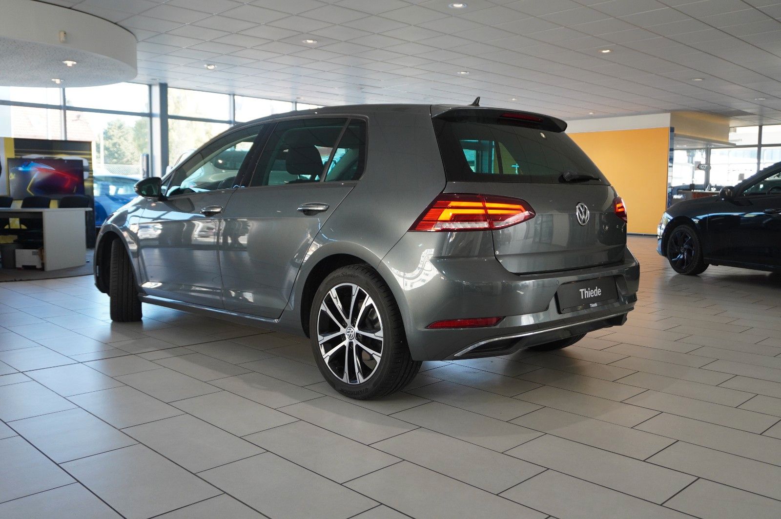 Fahrzeugabbildung Volkswagen Golf VII Lim. 2.0D JOIN NAVI/LED/KAMERA/DYNA./SH