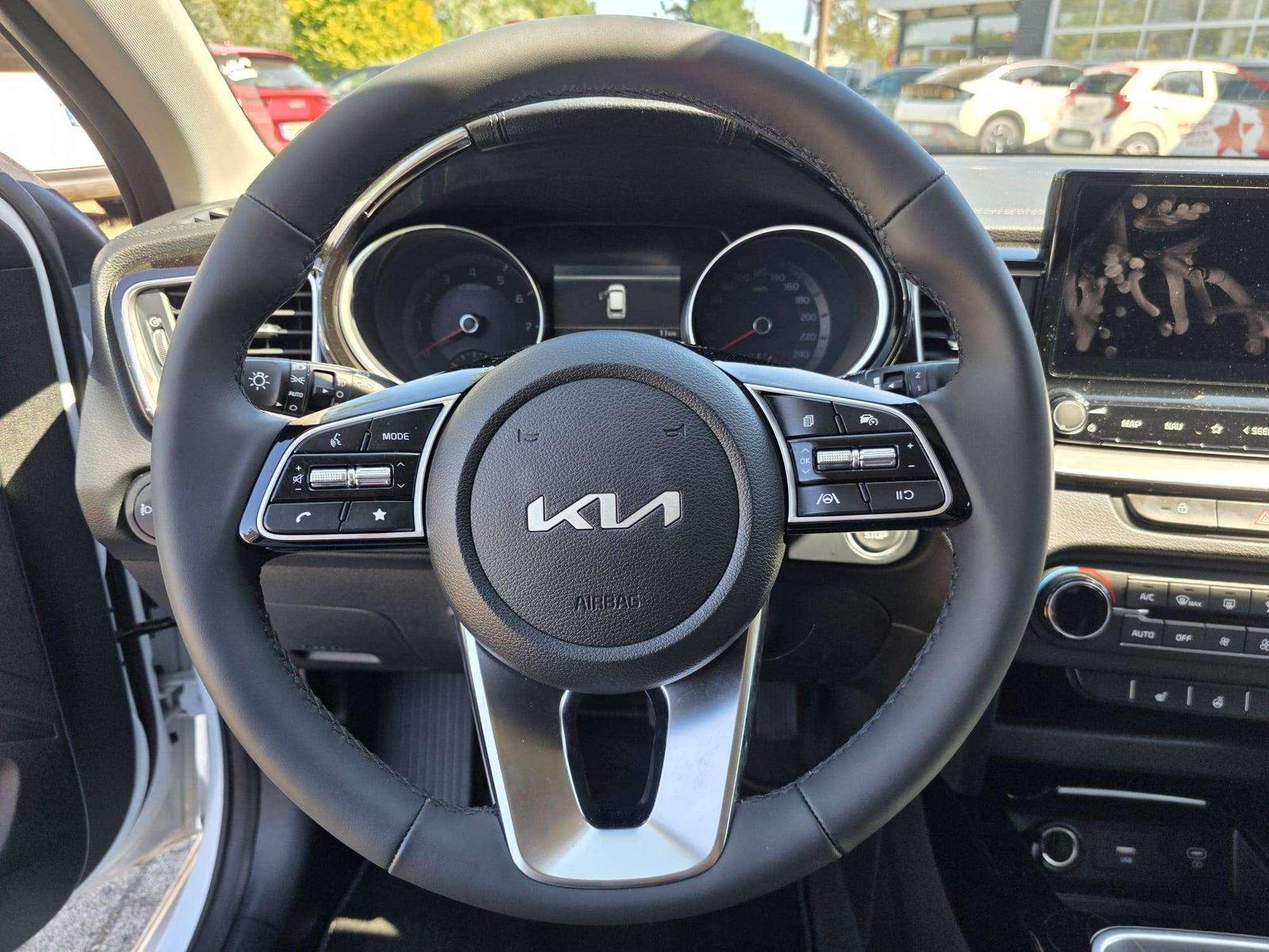 Kia Ceed SW / cee d SW Ultimate 1.0 T-GDI 6MT 100PS 