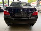 BMW M5 SMG HUD - BMW M5 mit Benzin-Antrieb