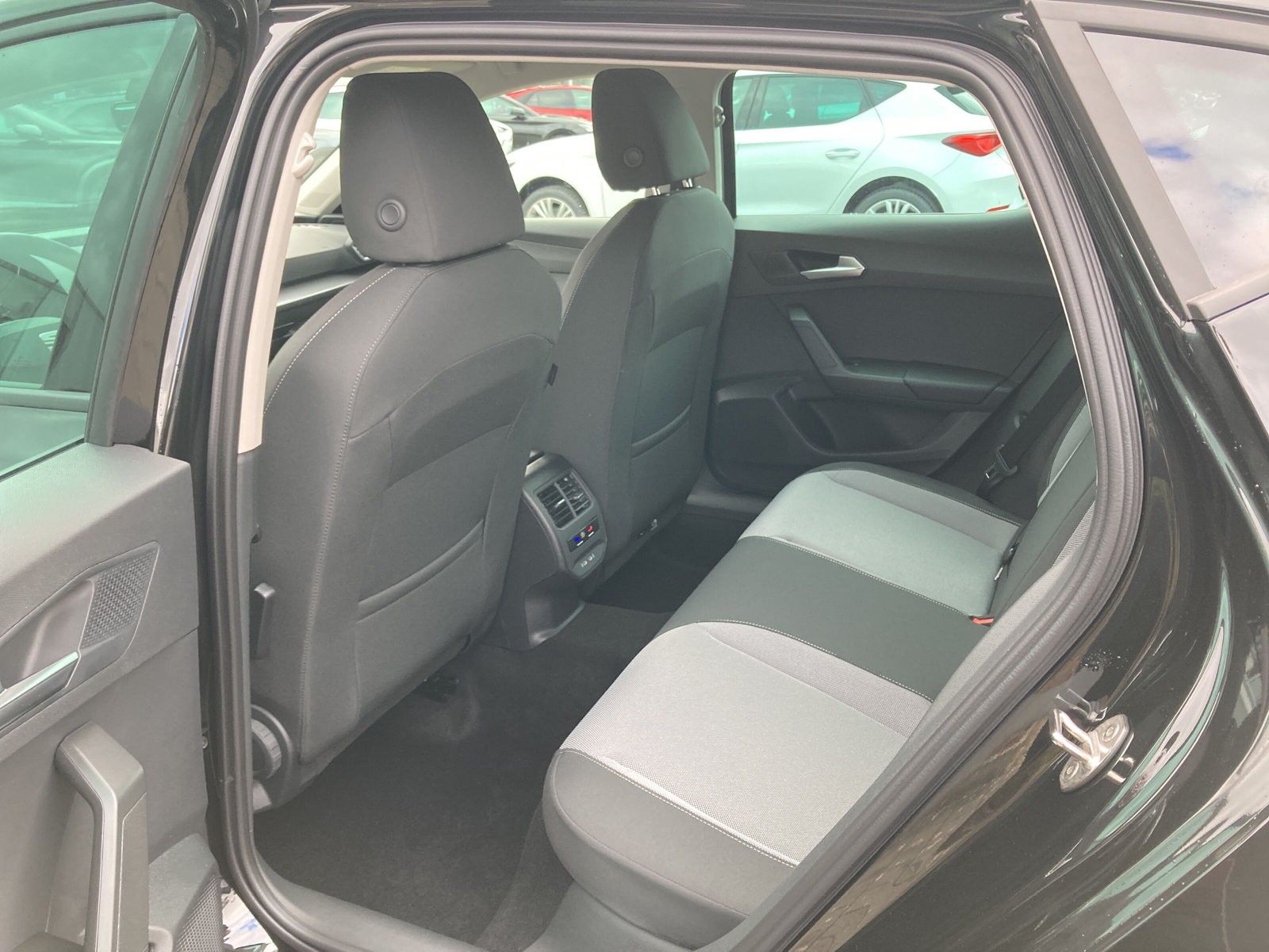 SEAT Leon Style Edition 1.0 eTSI DSG 81kW/110 PS - Image 13