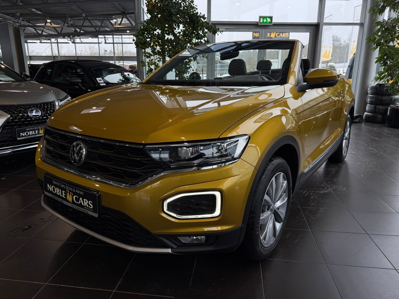 Fahrzeugabbildung Volkswagen T-Roc Cabriolet Style ACC LED NAV SHZ