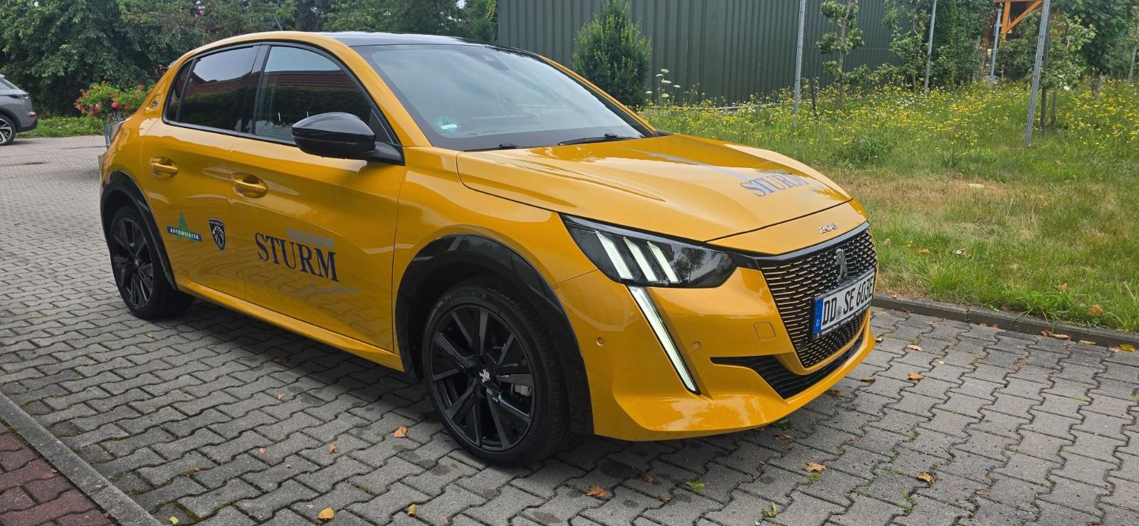 Peugeot 208 e- GT 11KW*KAMERA*WR*DACH SCHWARZ*ALCANTARA