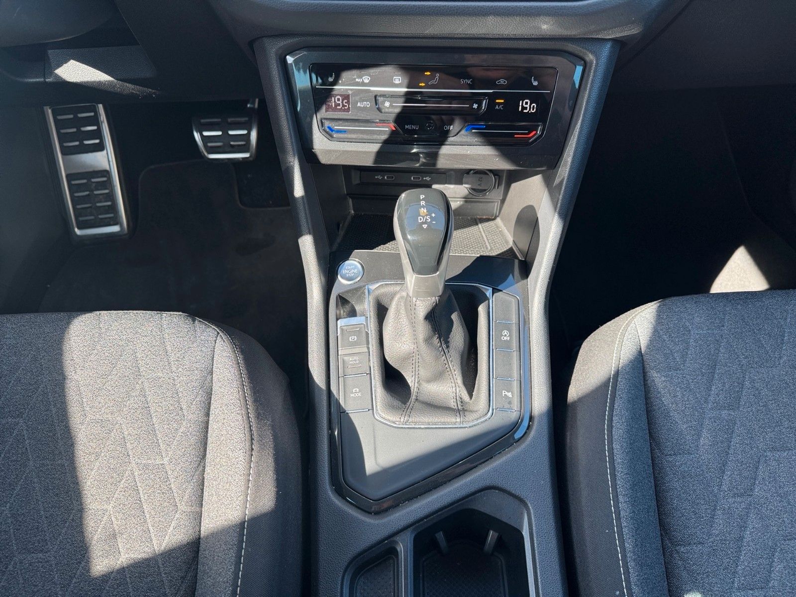 Fahrzeugabbildung Volkswagen Tiguan Life MOVE 1.5 TSI