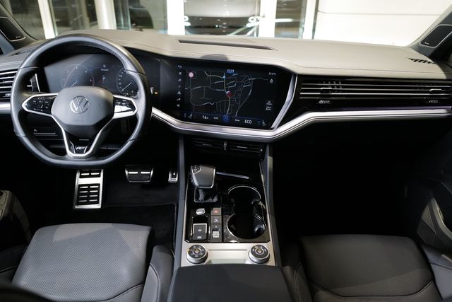 Volkswagen Touareg 3.0TDI R-Line BlackStyle Nachtsicht Dyna